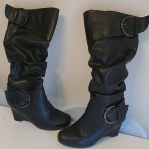 Black heeled boots